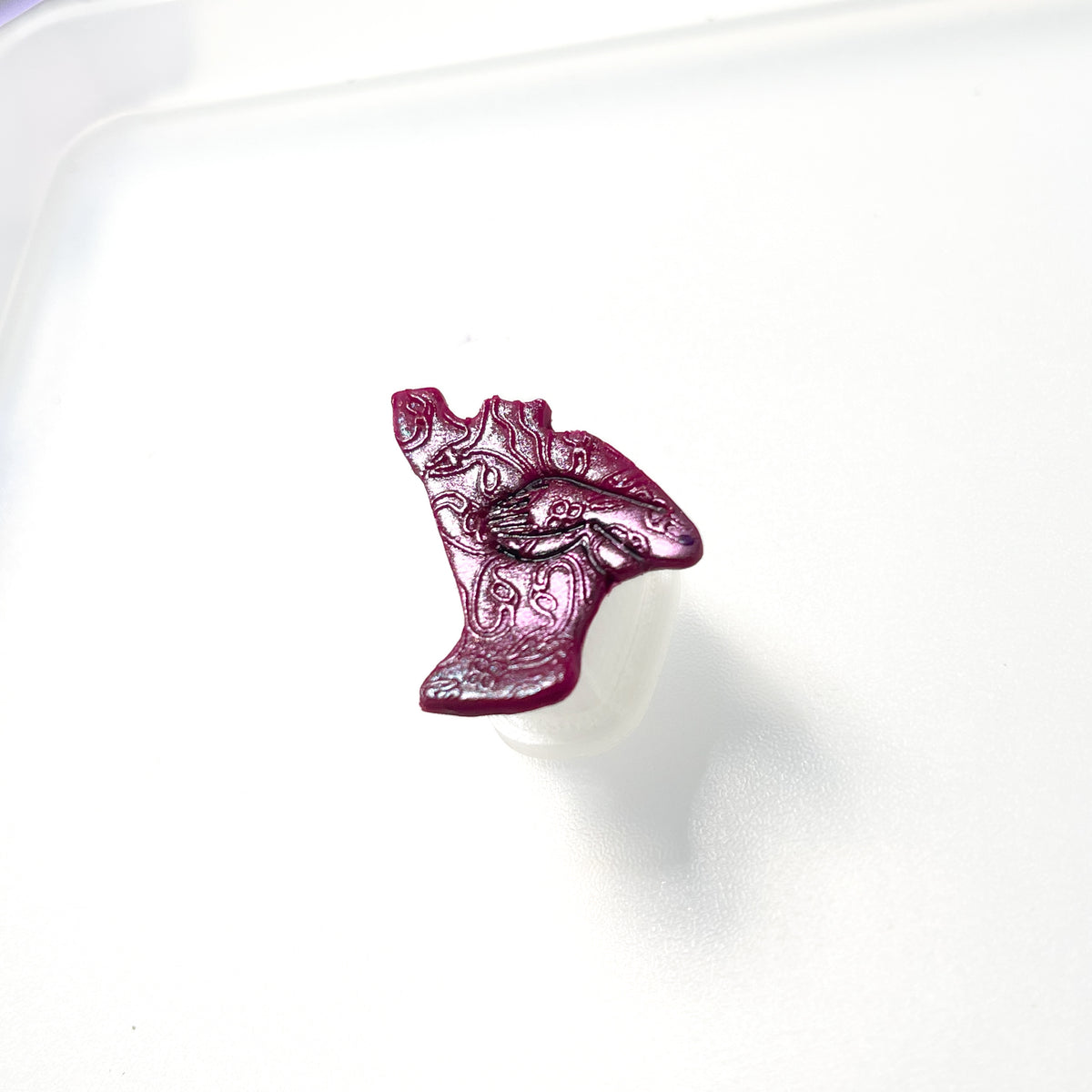Feminine silhouette pin- SM