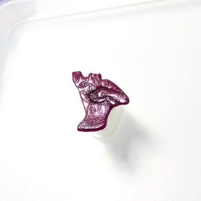 Feminine silhouette pin- SM