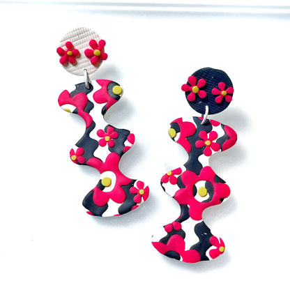 Trippy Daisies - pink, black, and white