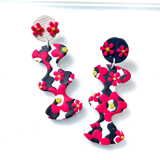Trippy Daisies - pink, black, and white