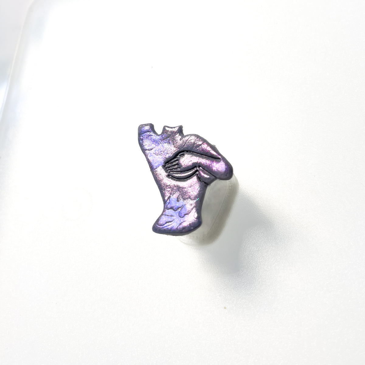 Feminine silhouette pin- SM