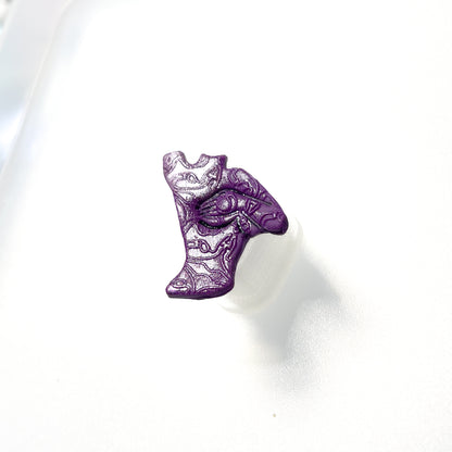 Feminine silhouette pin- SM