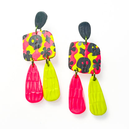 Neon Wavy trippy skull floral fun