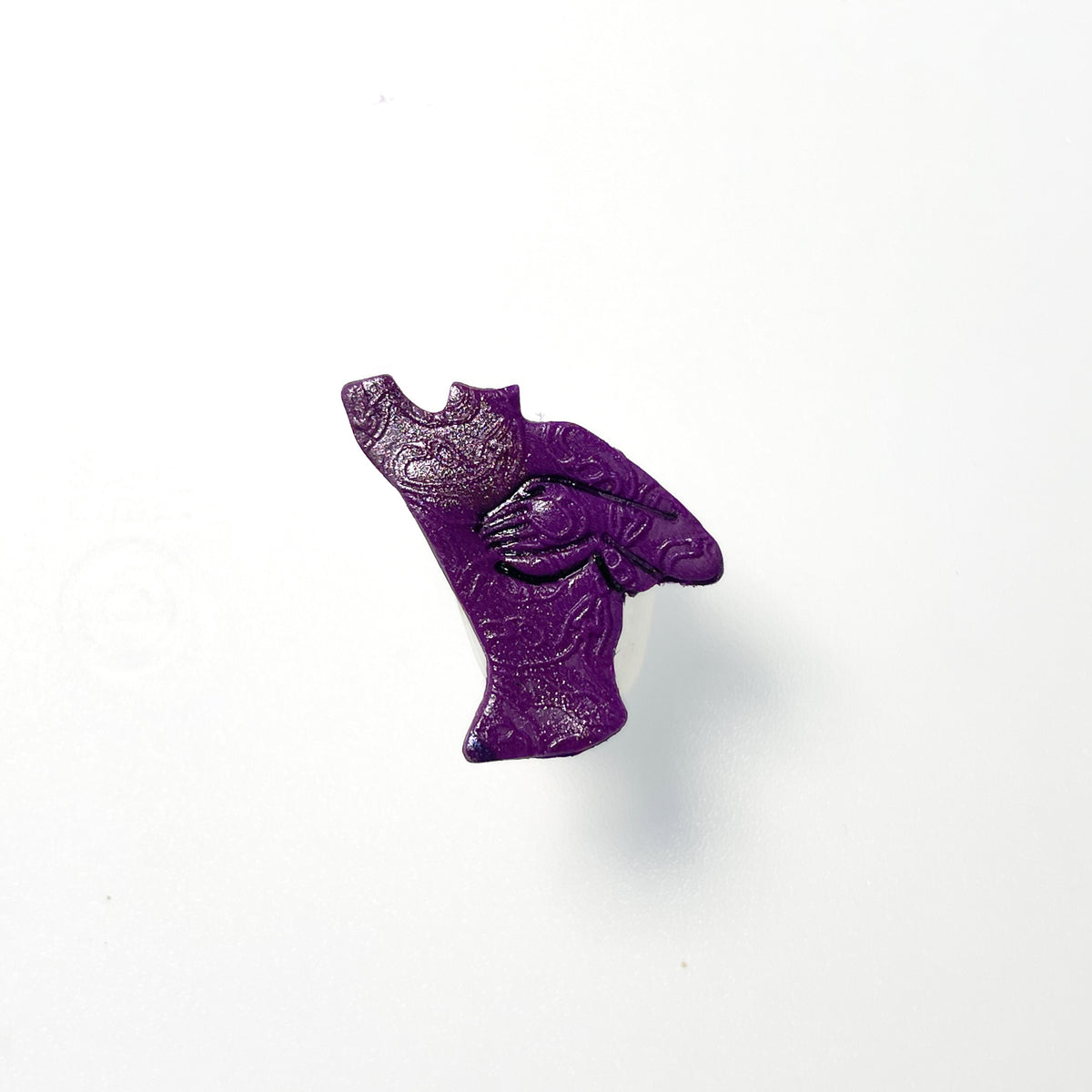 Feminine silhouette pin- SM