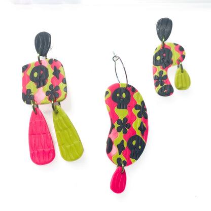 Neon Wavy trippy skull floral fun