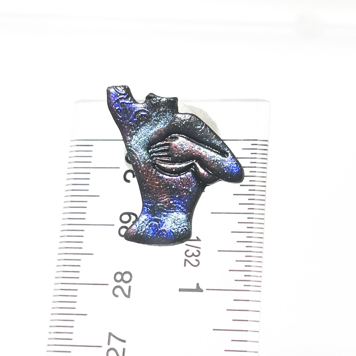 Feminine silhouette pin- SM