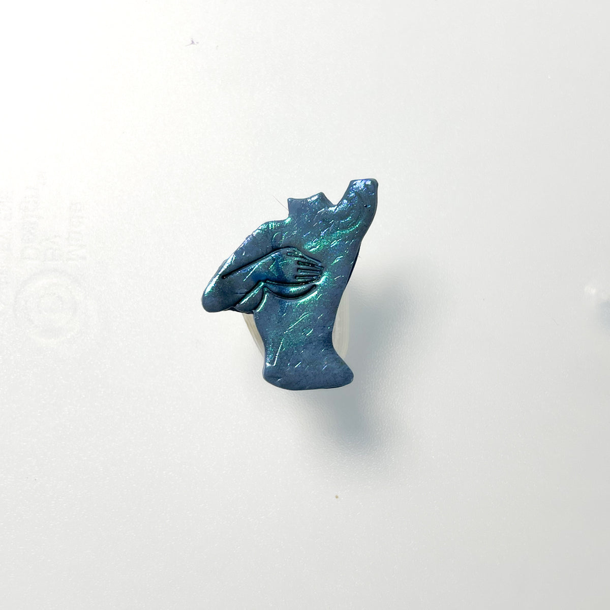 Feminine silhouette pin- SM