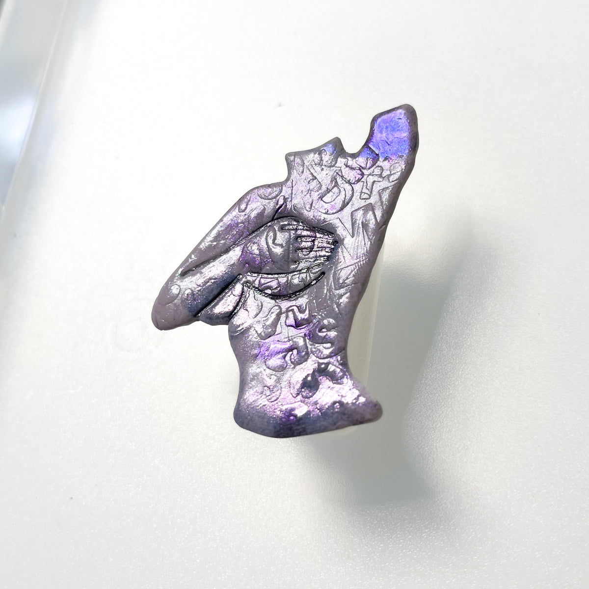 Feminine silhouette pin- Large