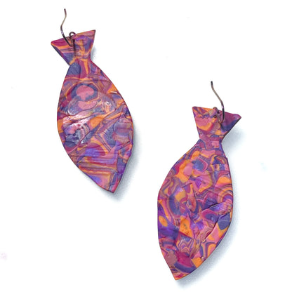 Loud and cacophonous dangles