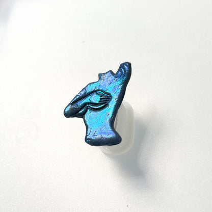 Feminine silhouette pin- SM