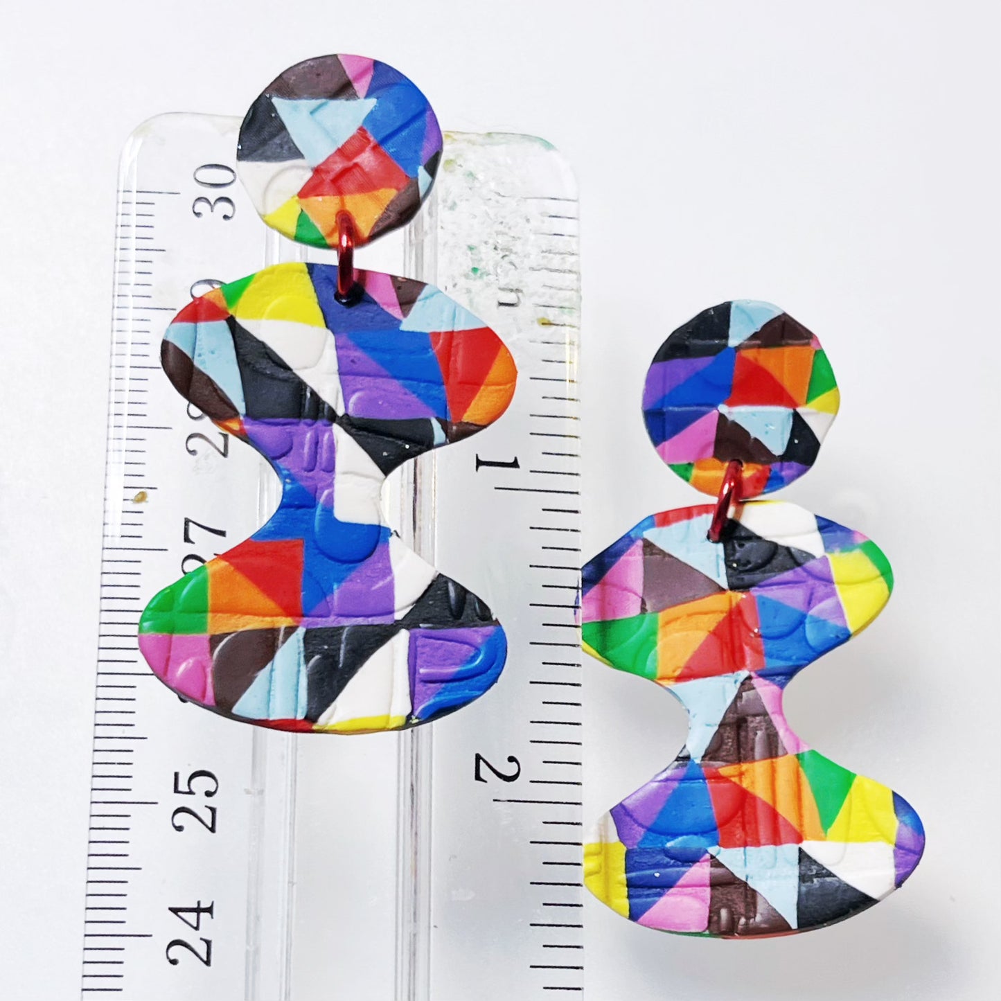 Pride26-Curvy rainbow vase