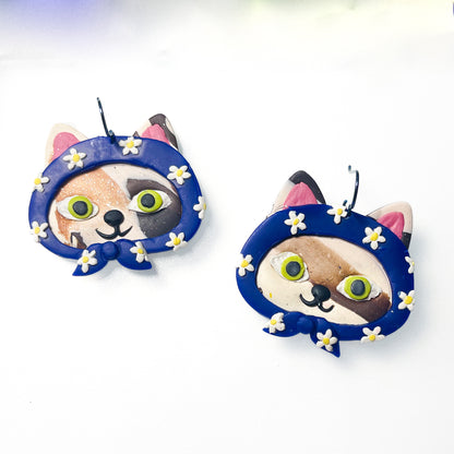 Babushka kitty