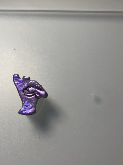 Feminine silhouette pin- SM